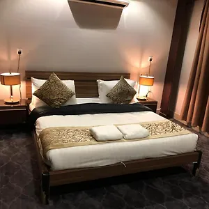 شقة فندقية ستارز هوم للاجنحة الفندقية - الحمراء ***